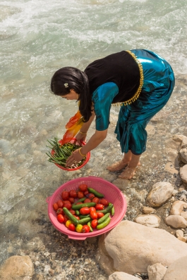  Aus Kobane geflüchtete Familien leben am Fuße der Kandil-Berge in Zelten, um ein Fest zu feiern, anschließend weiterzuziehen oder in ihr Heimatdorf zurück zu kehren.